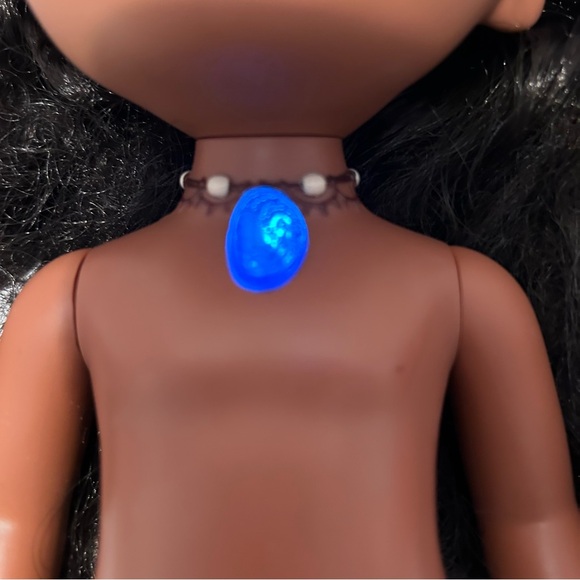Disney Princess 14” singing/talking Moana Toddler Doll  with light up necklace - Picture 11 of 12